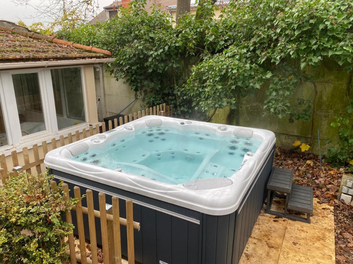 Maison Avec Jardin Et Jacuzzi Proche Polytechnique ปาเลโซ ภายนอก รูปภาพ