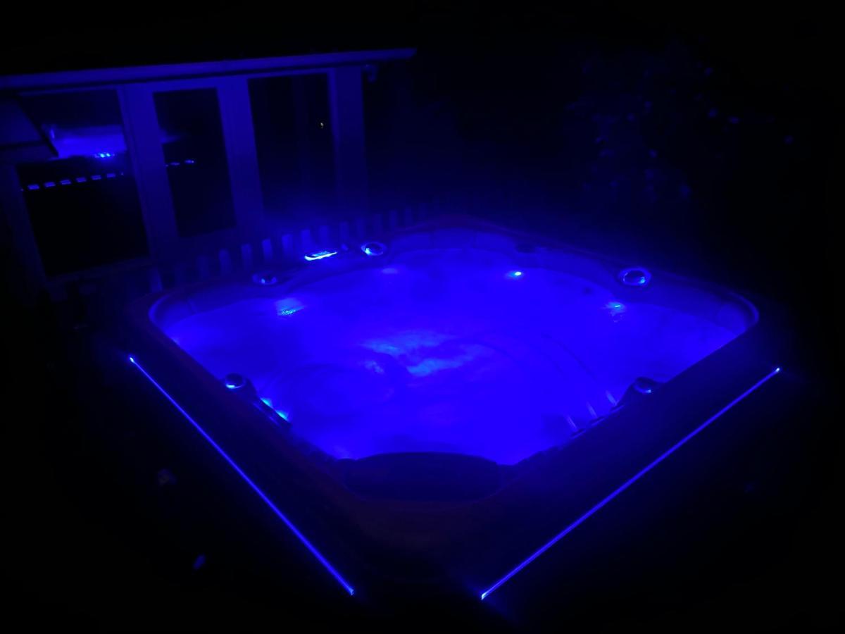 Maison Avec Jardin Et Jacuzzi Proche Polytechnique ปาเลโซ ภายนอก รูปภาพ
