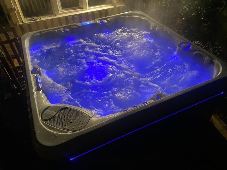 Maison Avec Jardin Et Jacuzzi Proche Polytechnique ปาเลโซ ภายนอก รูปภาพ