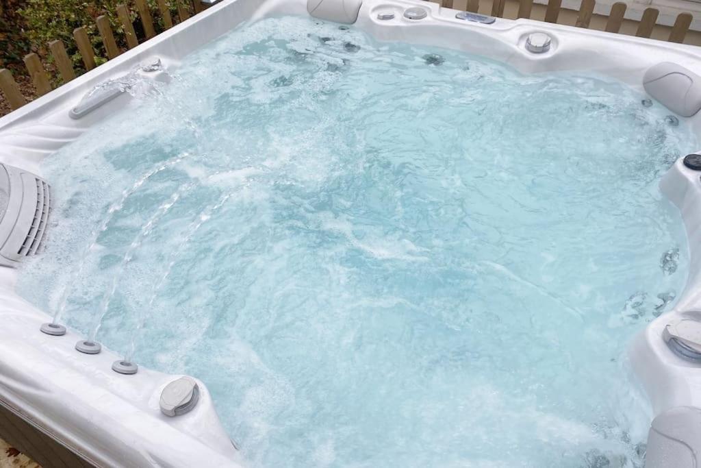 Maison Avec Jardin Et Jacuzzi Proche Polytechnique ปาเลโซ ภายนอก รูปภาพ